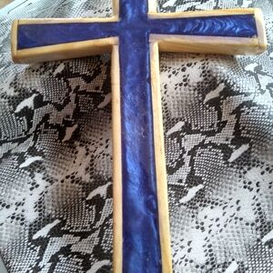 Elegant Blue and Gold Wall Cross Decor